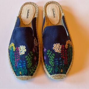 Colorful Wildflower Navy Espadrilles slip on mules by Soludos size 7.